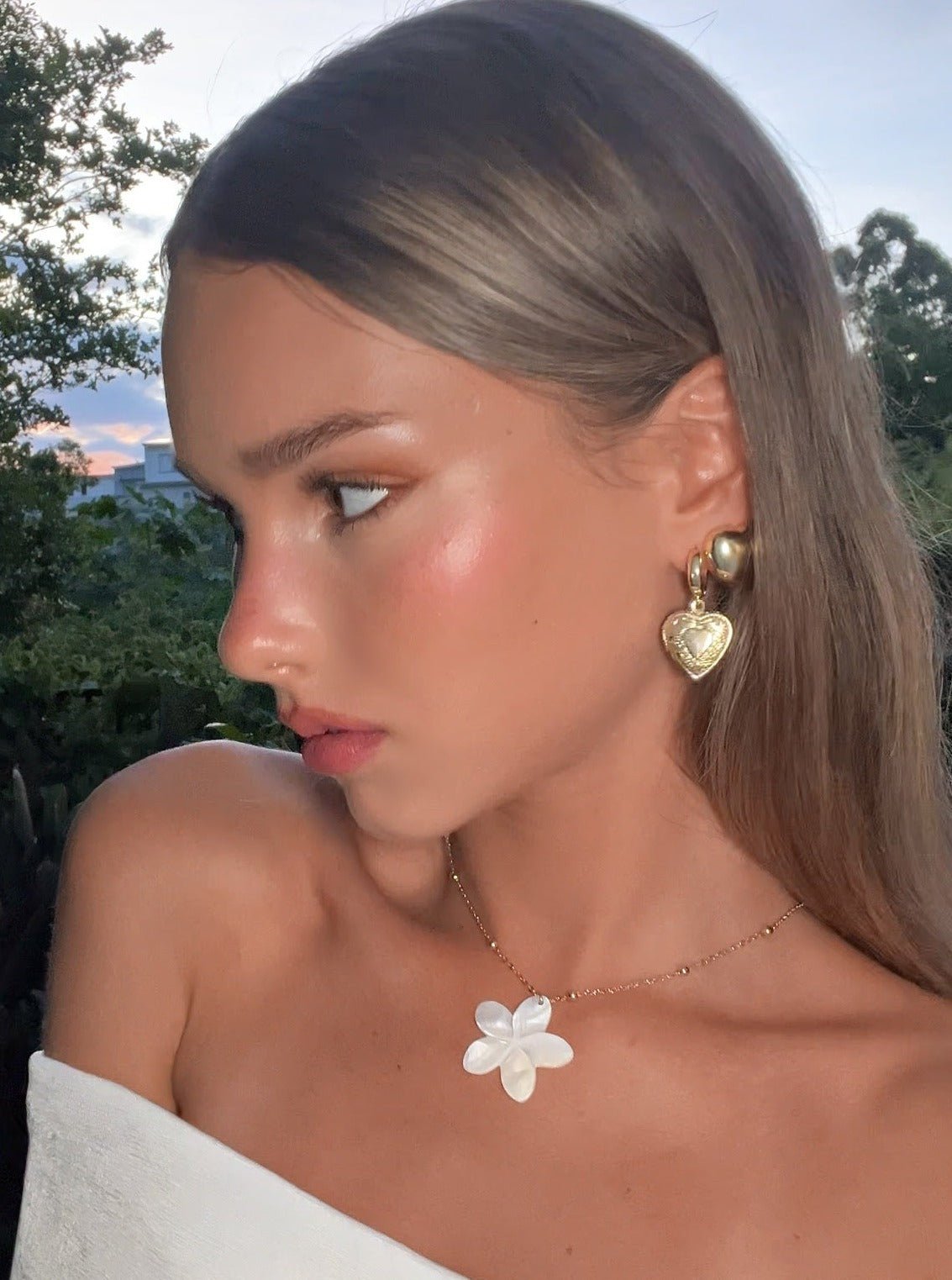 SUGA AURA EARRINGS