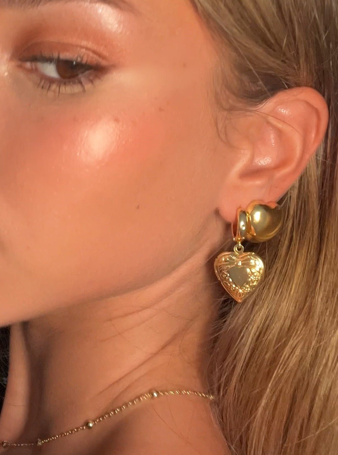 SUGA AURA EARRINGS