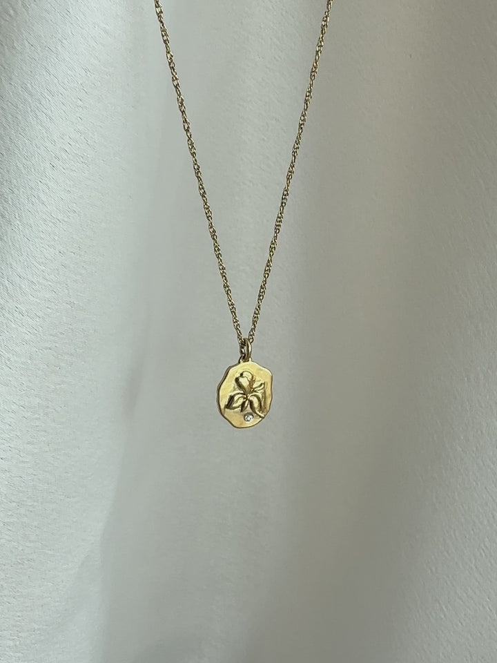 Elisajewels February Violet Birthday Flower Pendant 